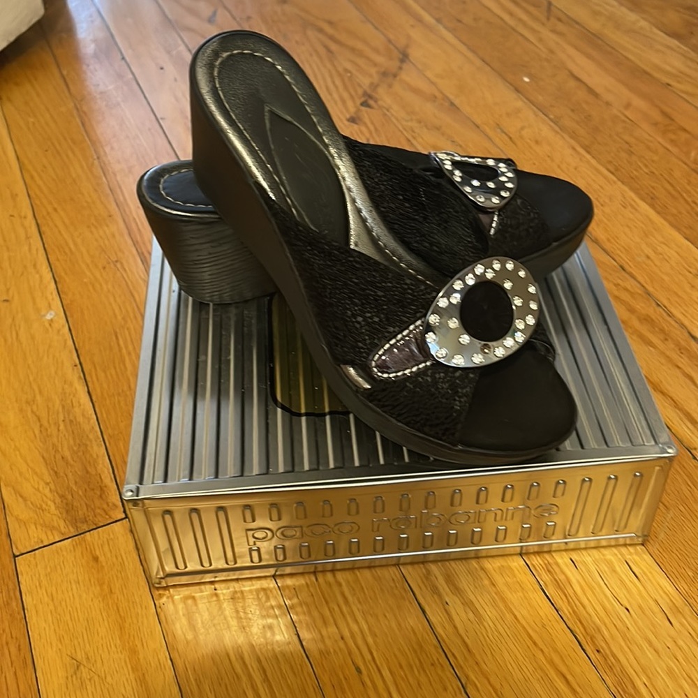 Women’s casual wedge by Dezario. - Picture 5 of 7